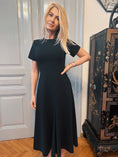 Load image into Gallery viewer, Rochie neagra Jackie
