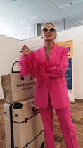 Load image into Gallery viewer, Costum Pink cu Pene
